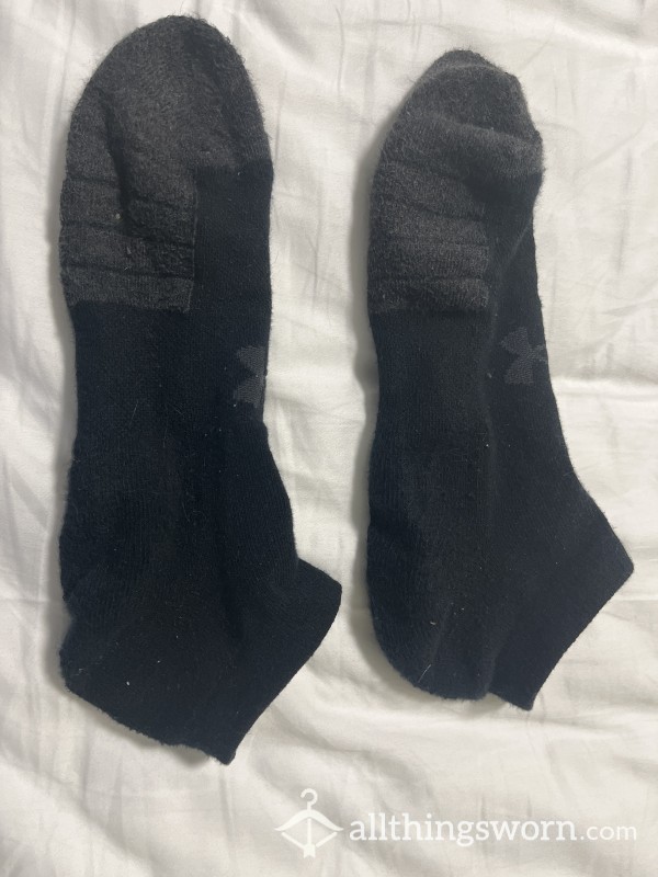 Very Nice Newer Pair Of Under Armor Socks They Have Been Worn For 5 Days Men’s Size 10.5 Black Socks