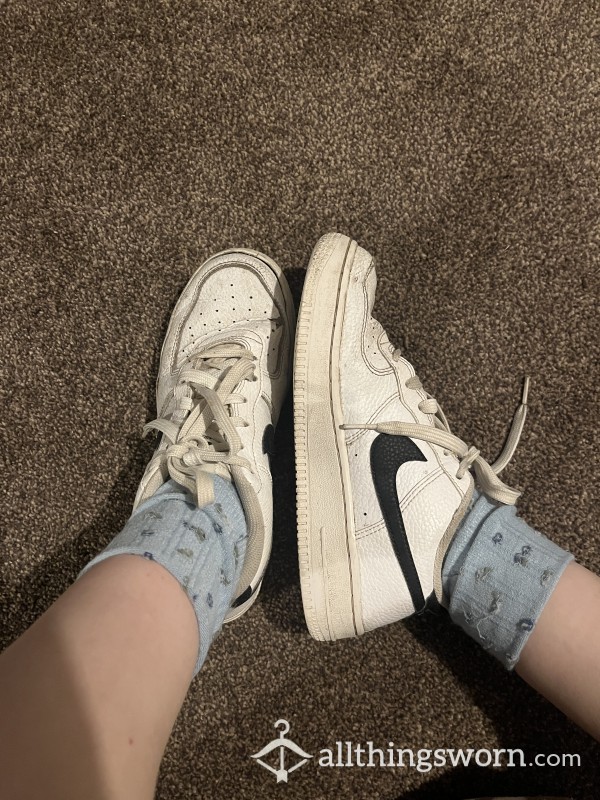 Very Old Smelly Nike Airforce One Trainers **Nike AF1 Size 5**