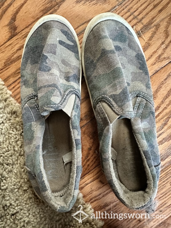 Very Smelly Dirty Camo Flats