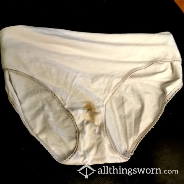 Very Stained Big Fat Ass 💯🐱White Cotton Dirty Knickers / Panties. Few Years Old. 😩😩Really Well Stinking Used Size 18 £10