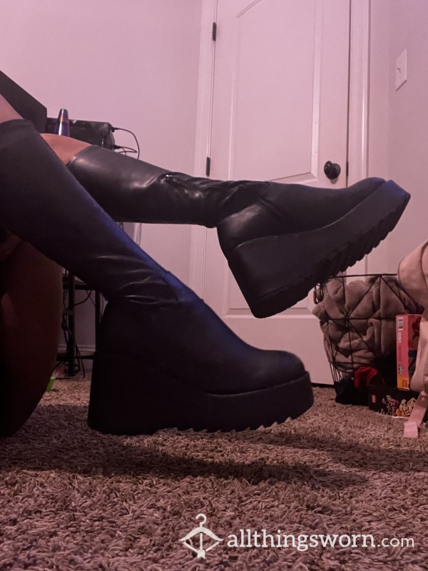 VERY USED PLATFORM LEATHER BOOTS