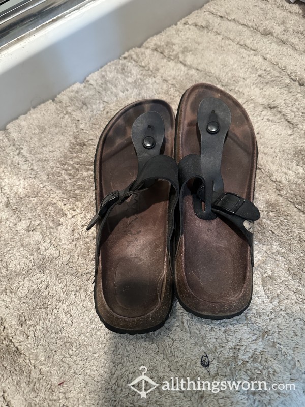 Very Used Sandals With Toe Imprints 🦶🏽