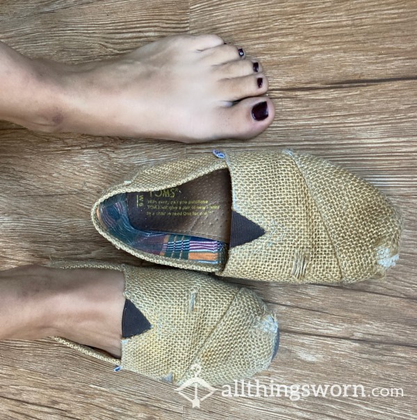 Very Used Size 6 Toms Flats