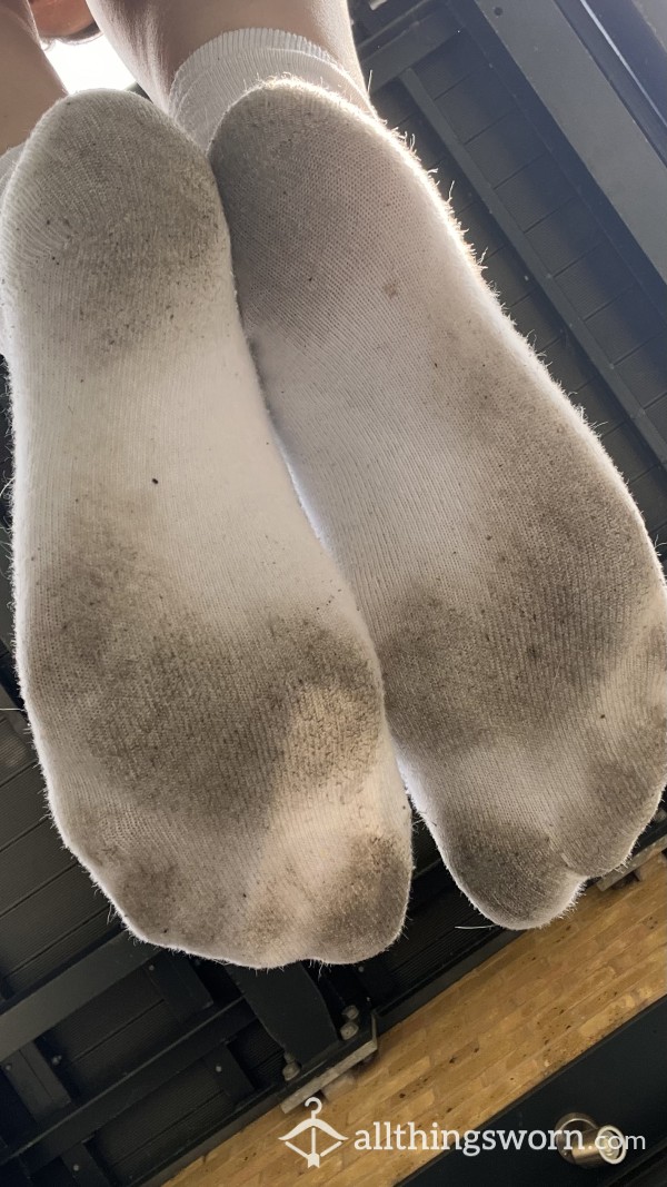 EXTRA DIRTY AND SMELLY ANKLE SOCKS IN WHITE
