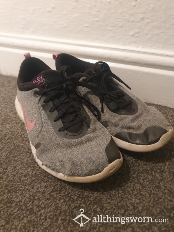 Very Well Worn Gym Trainers/sneakers