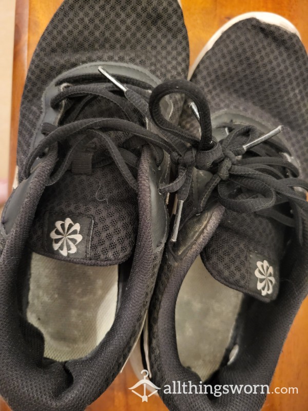 Very Well Worn Nike Running Shoes - Shipping Already Included In Price