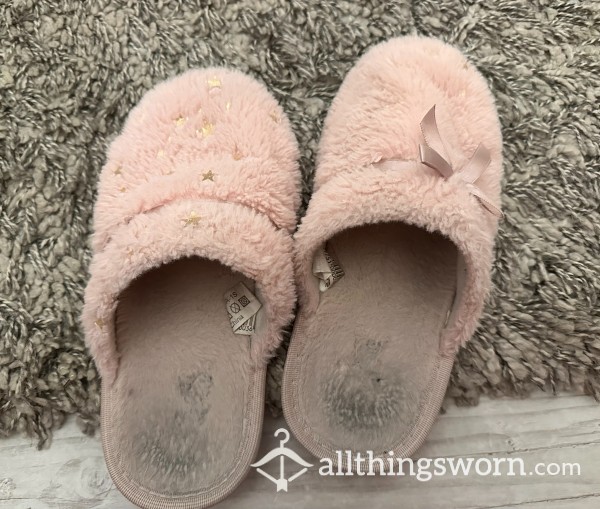 Very Well Worn Pink House Slippers 💖