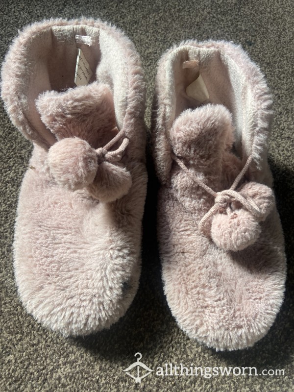VERY WELL-WORN PINK POTENT FLUFFY SLIPPERS