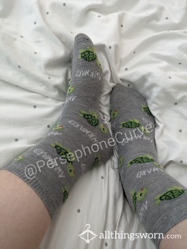 Very Well Worn Socks Grey With Turtles