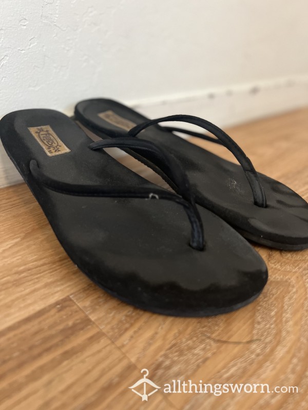 Very Worn Black Flip Flop/sandals. Pictures/video Of Me Wearing Them For An Extra Charge❤️