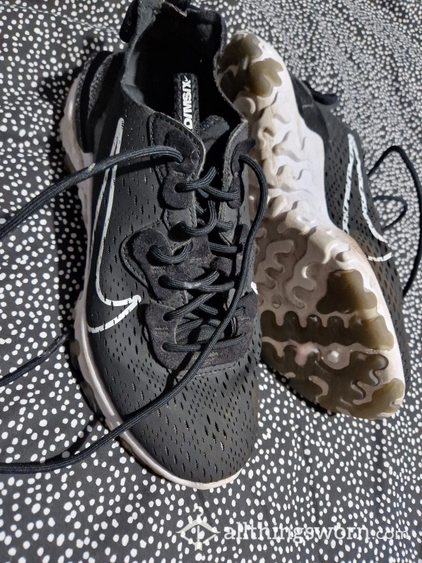 Size 6 Very Worn Black Nike Trainers