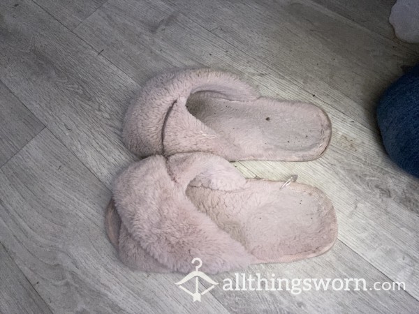Very Worn - Pink Slip On Slippers