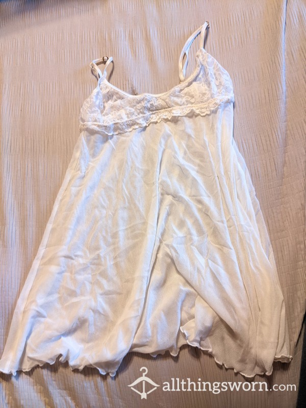 🧺📸 Victoria Secret Small White Dress / 100% Nylon / Super Soft / Floral Lace Top