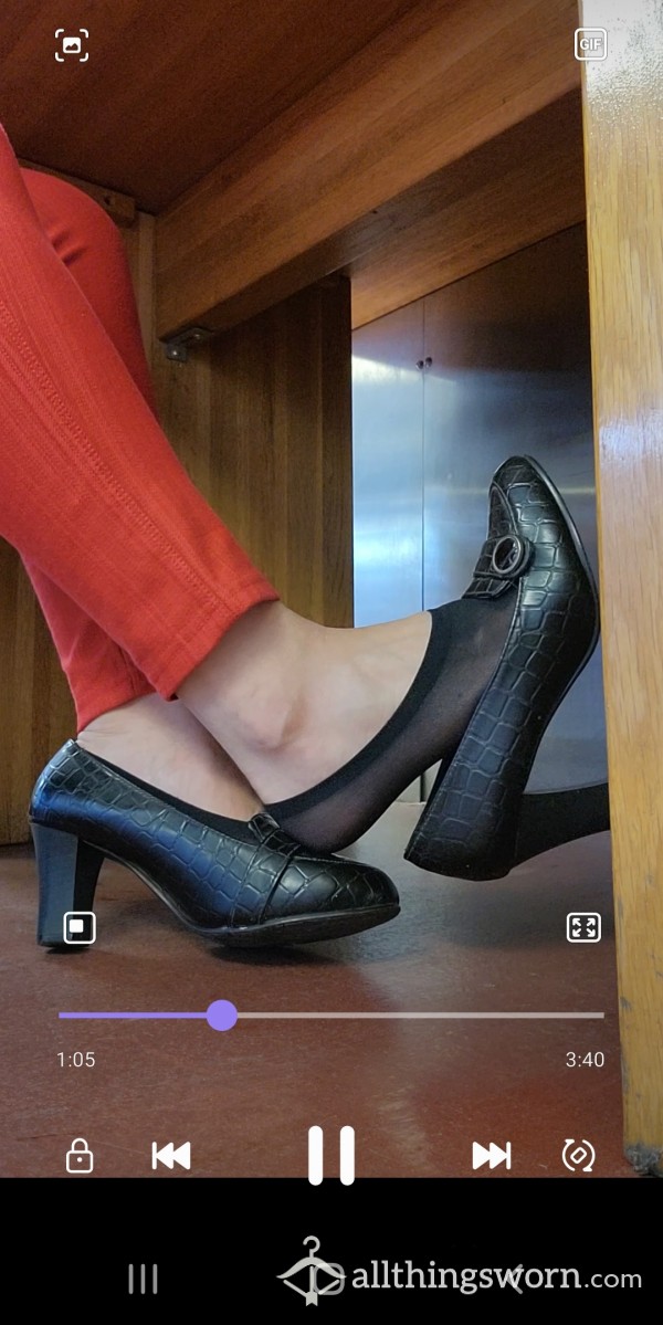 *VIDEO* Watch Me Show Off My Heels And Feet In The Office