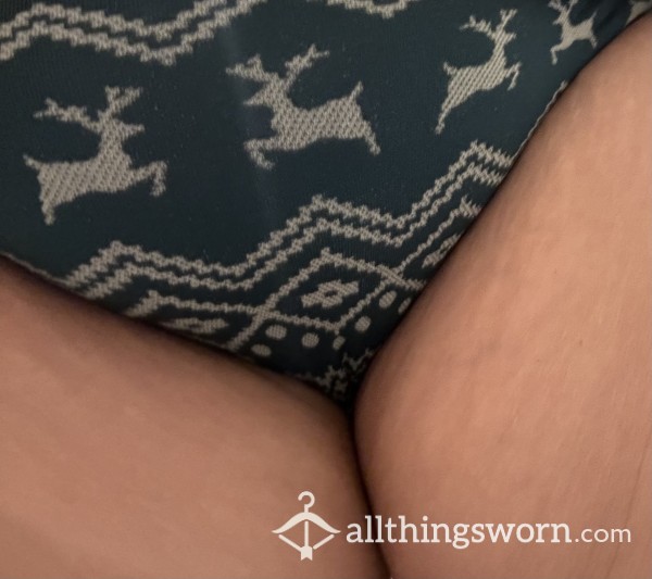 VS Seamless Thong!! Christmas Green With Cute Reindeer!! Currently Wearing Them!!😉🦌🎄