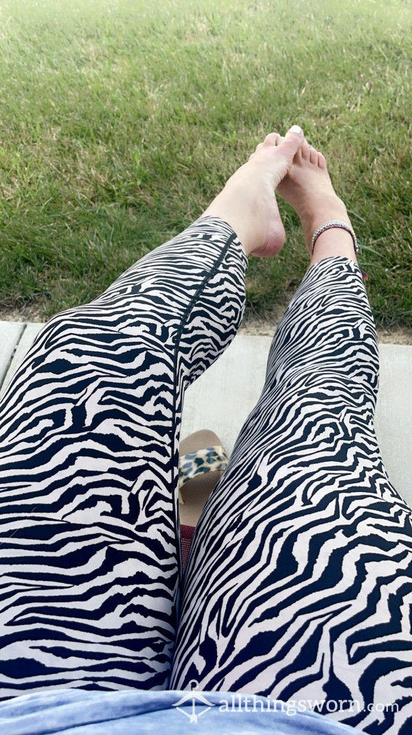 VS Zebra Workout Leggings
