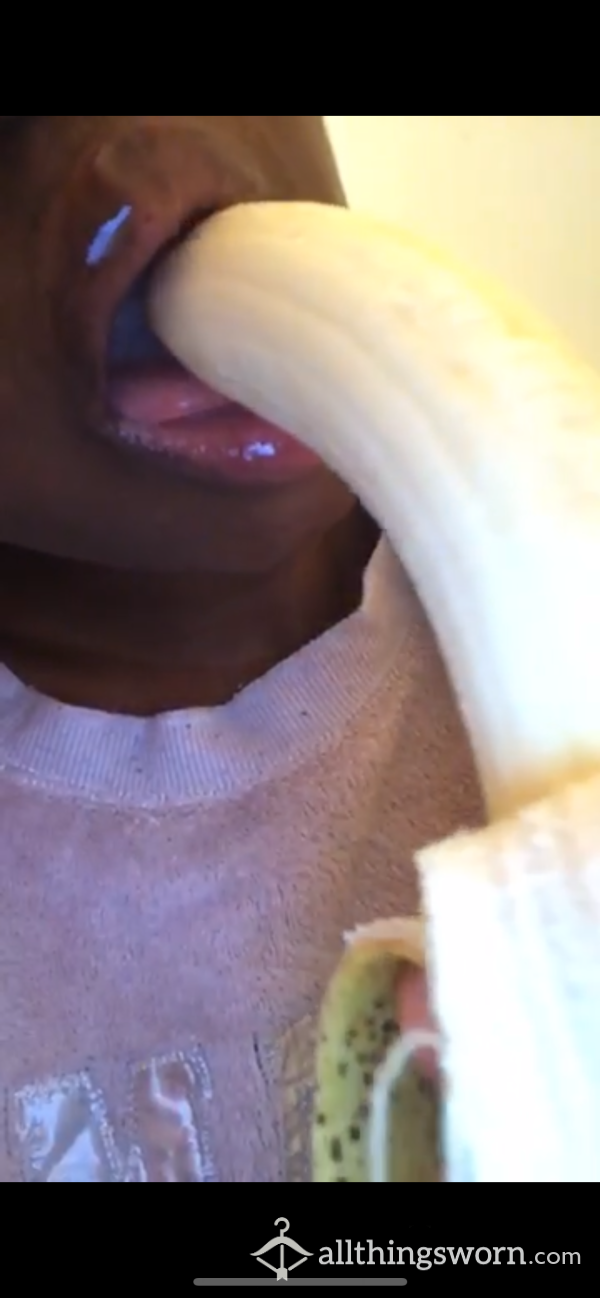 Watch Me Give A Blowjob To A Banana 🍌 😈