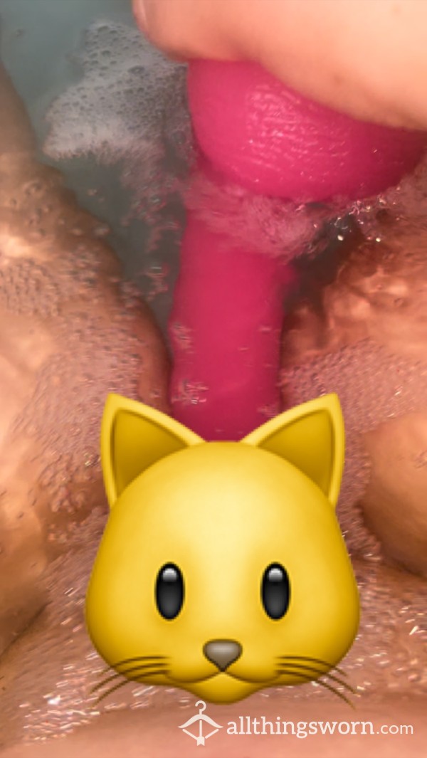 Watch Me Play In The Bath 🐱 😈🩷