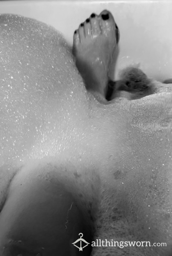 Watch My Little Legs And Feet Splash In The Bath 🛁