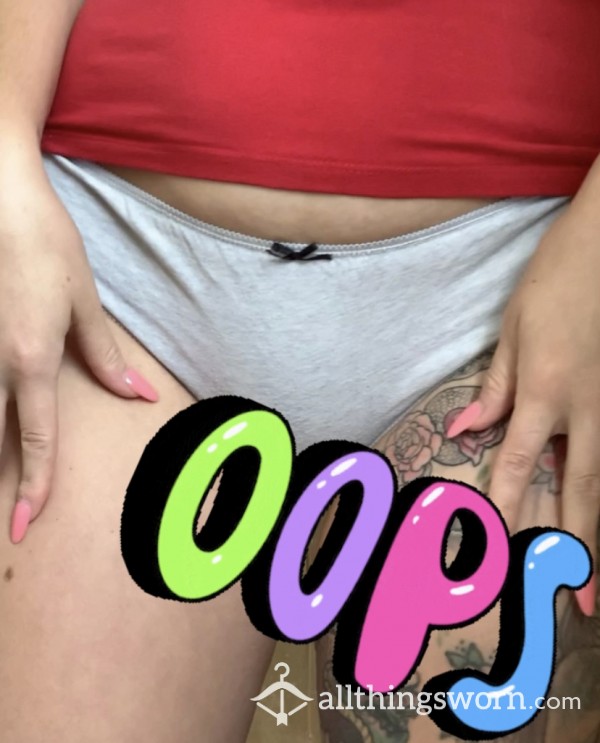 💦💦WATERSPORTS PACKAGE😋 2x CLIP OF ME HAVING AN ACCIDENT, 30ML PEE POT, PEE SOAKED PANTIES🙊😍💦💦