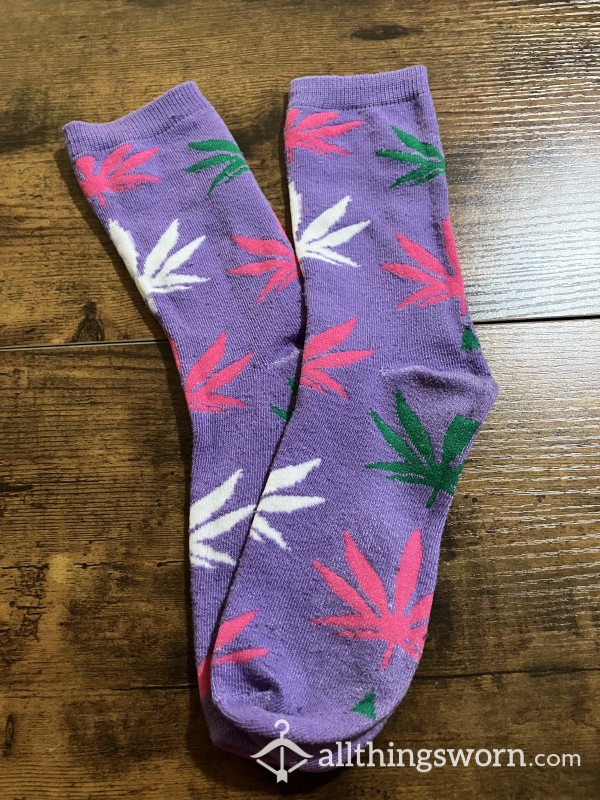 Weed Leaf Socks - US Shipping Included - Light Purple With Pink, White, And Green - 48 Hr Wear