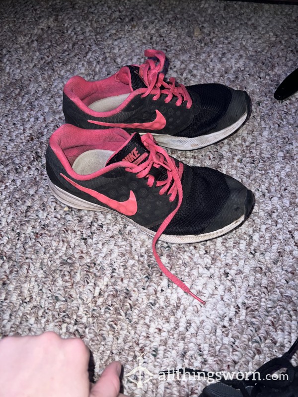 Well Loved Nikes With Removable Insole