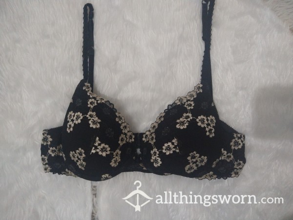 Well Worn Black And White Flower Lace Bra