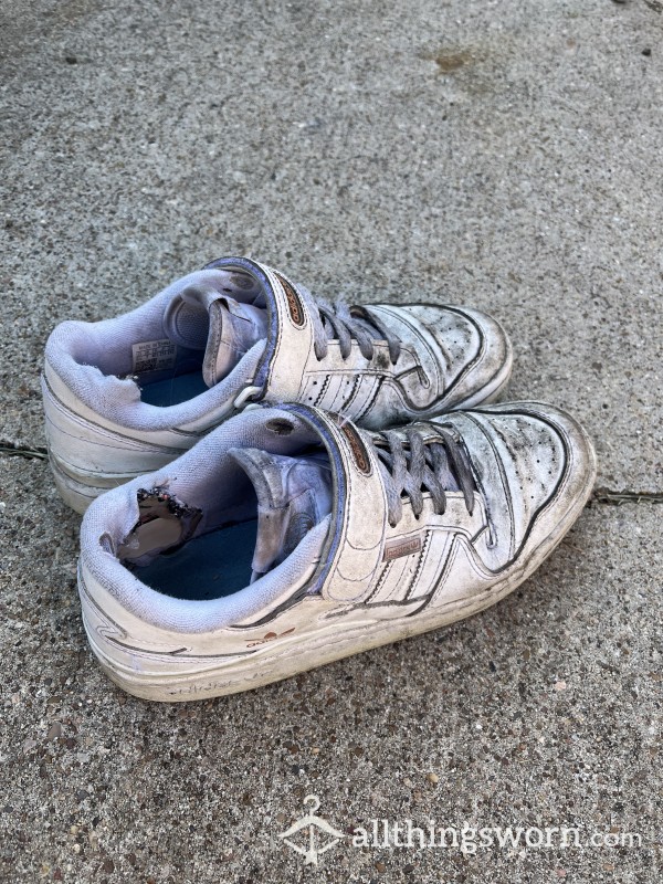 WELL-WORN Adidas Sneakers Size 8.5US