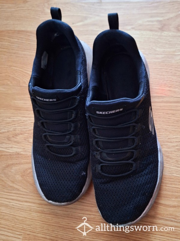 Well Worn Alpha Couples Sketchers (size 7)