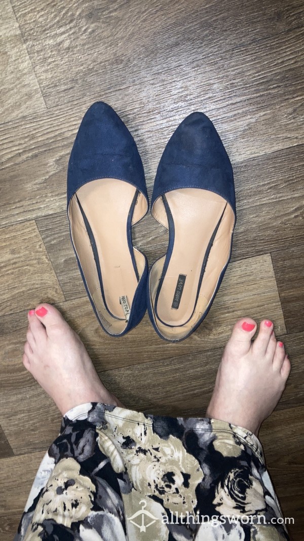 Smelly Blue Pointed Toe Flats!