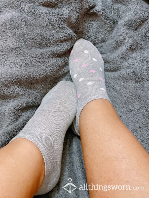 Well Worn And Smelly Mix-Match Grey Socks