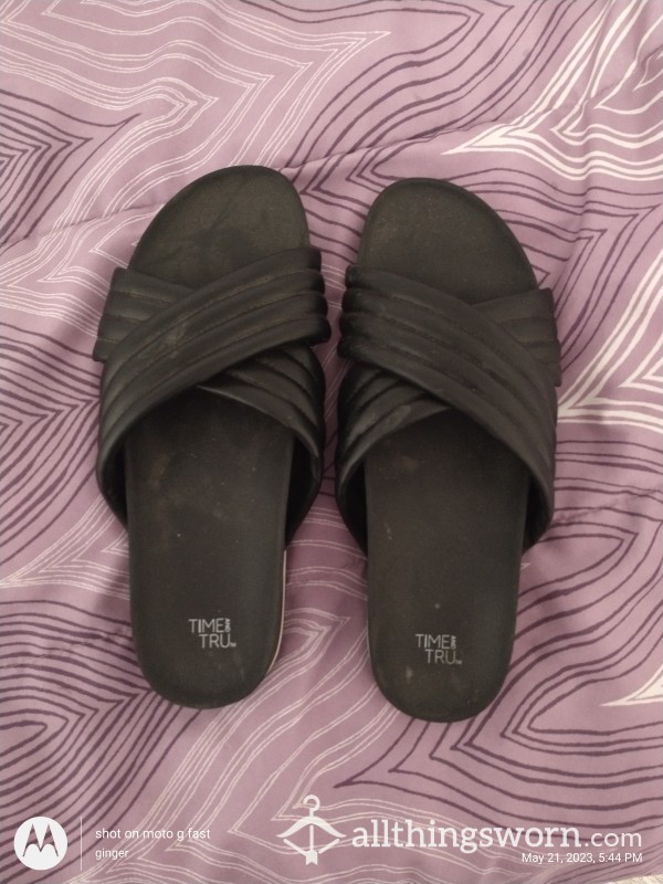 Well Worn Black Sandals Size 10