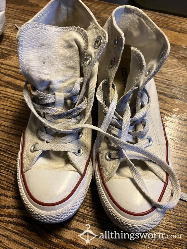 Well Worn Converse Size 7