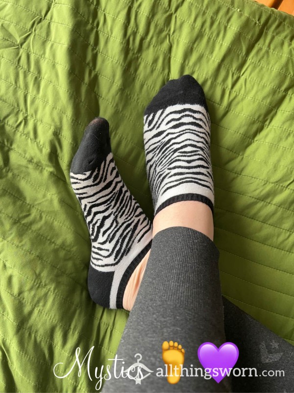 Well Worn Cute Zebra Ankle Socks