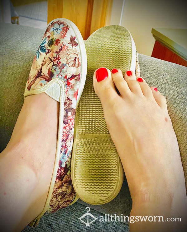 Well Worn Flower Flats - Size 39 - Shipping Not Included In Price
