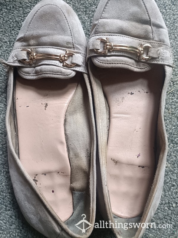 Well Worn Grey Flat Shoes Size 8
