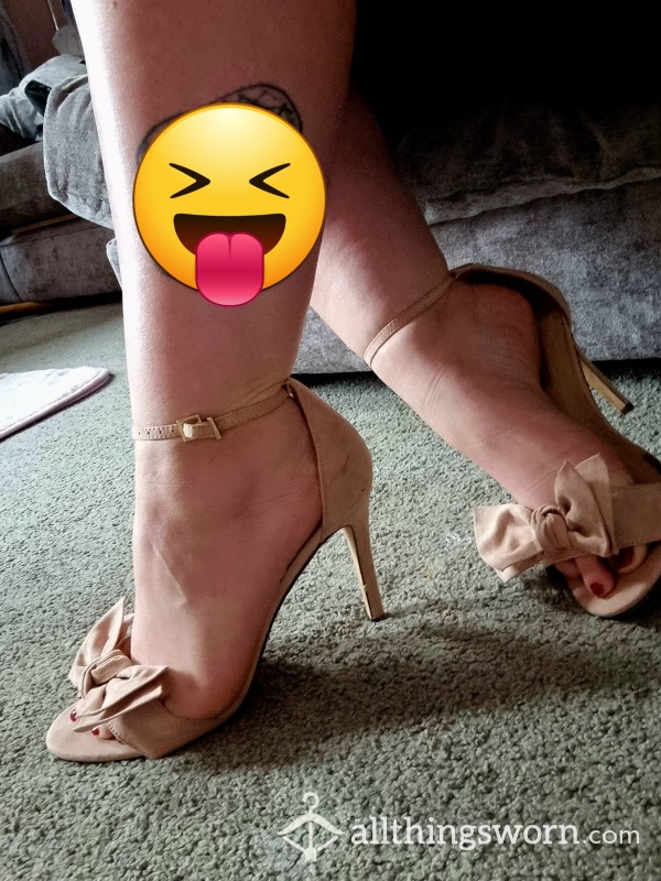 Well Worn Heels With Toe Printing In