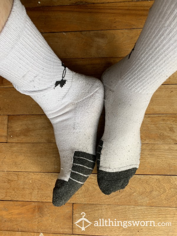 WELL WORN 🔥🦶Hiking Socks - Smelly!