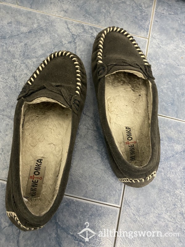 *SOLD* Well-worn House Slippers