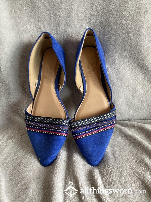 Well Worn Pointy Blue Suede Flat Shoes