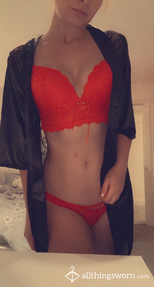 WELL WORN RED LACE SET X