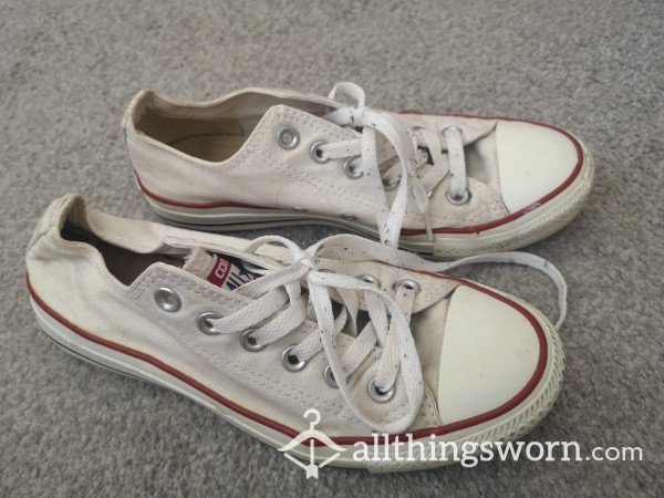 Well Worn Size 5 Converse