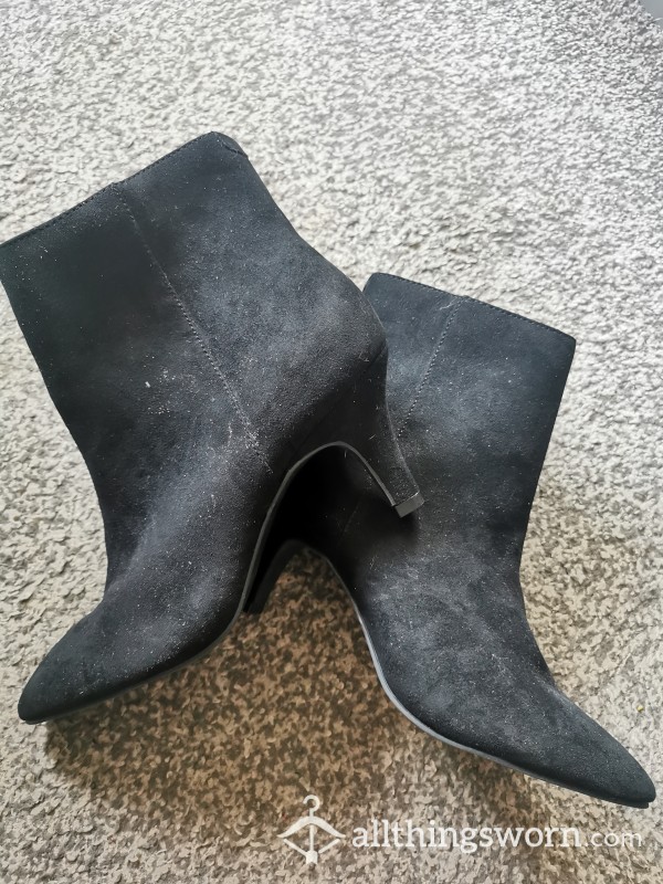 Well Worn Size 6uk Black Ankle Boots With 2in Heel