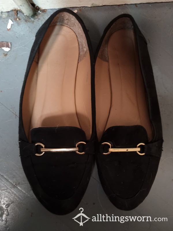Well Worn Size 7 Flat Shoes