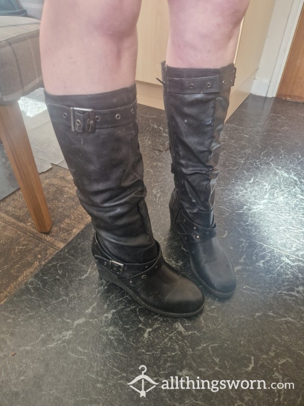 Well Worn Smelly Black Boots - With Extras 🔥 photo