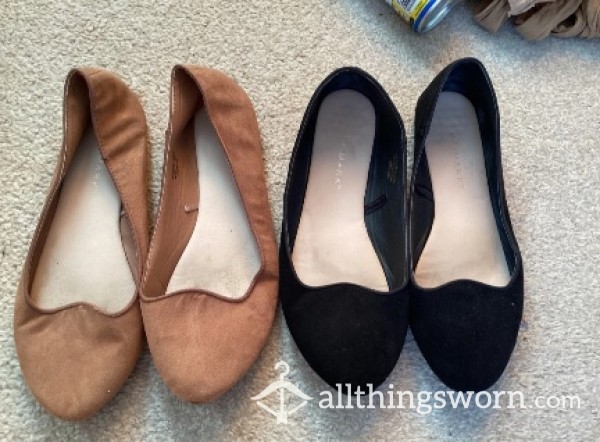 Well-worn Smelly Flats | Black And Tan | Free UK P&P