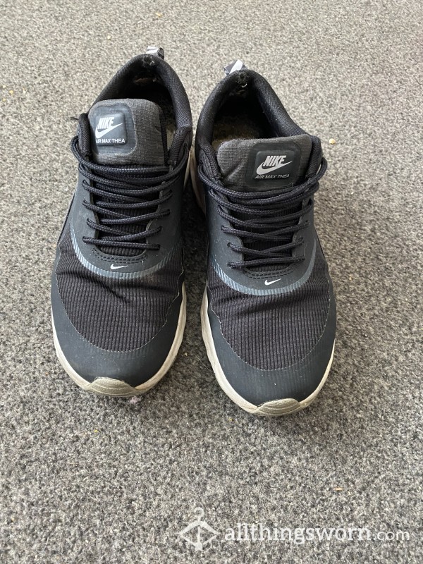Well Worn Smelly Trainer - No Insoles!