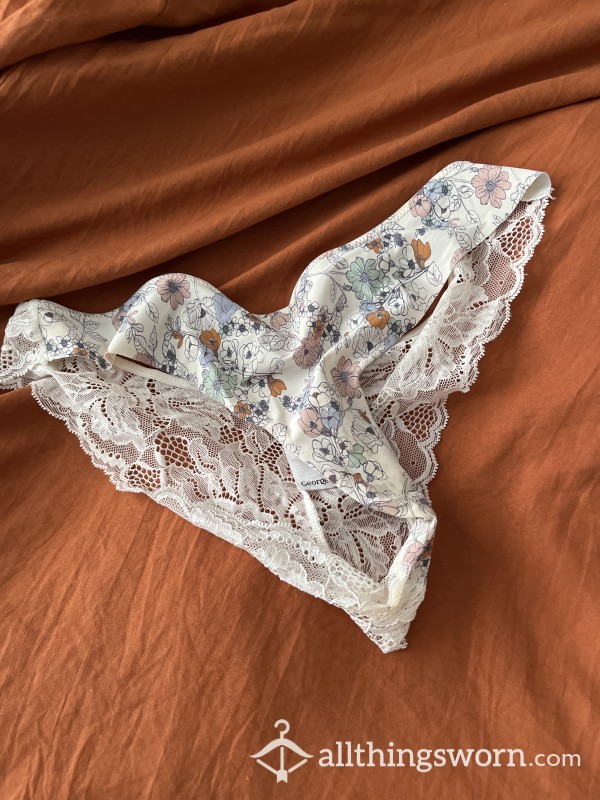 Well Worn Stained Ditsy Floral, Lacy Panties. Will Wear For 24 Hrs Before Sending 💗