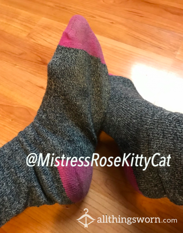 🦶🏻WELL WORN STINKY SOCKS 🦶🏻done To Order