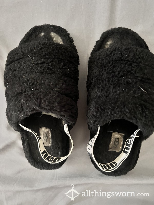 WELL WORN UGG SLIPPERS